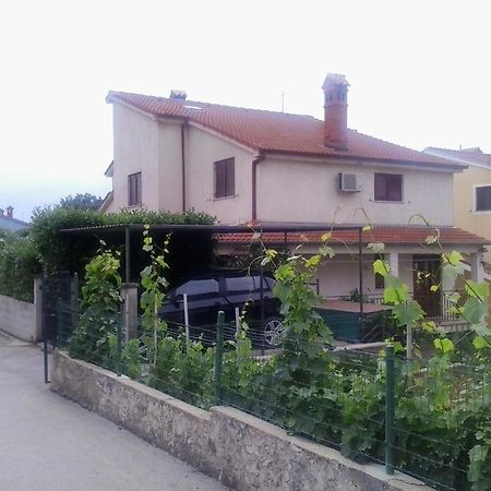 Studio Apartman Edy 3 PUY Exterior foto